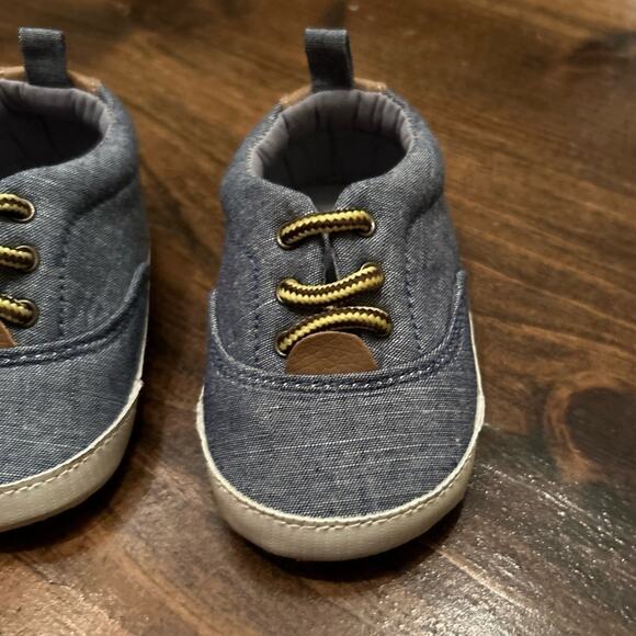 ⭐️ Gap Baby Chambray Slip On Soft Bottom Blue & White Sneakers Size 6-12 Months - Picture 2 of 7